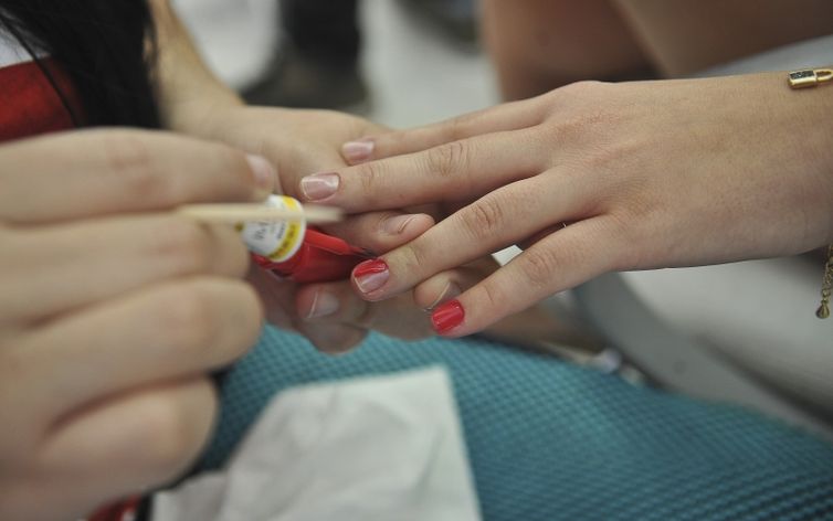 Serviços crescem 0,3% em março, na segunda alta seguida