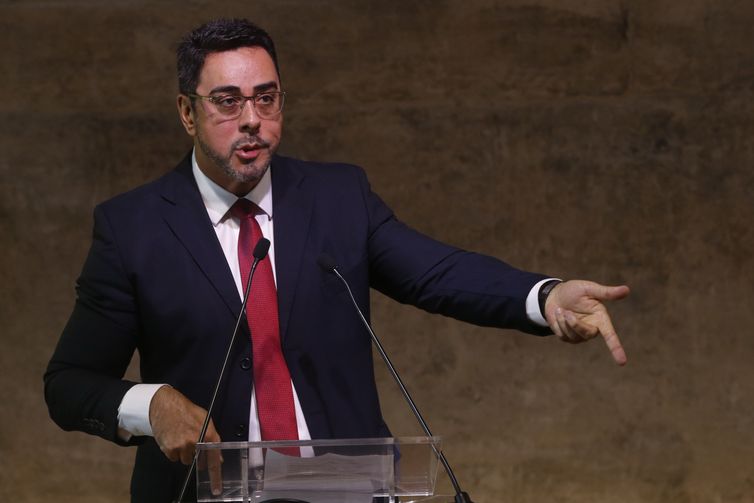 CNJ condena juiz Marcelo Bretas a aposentadoria compulsória 