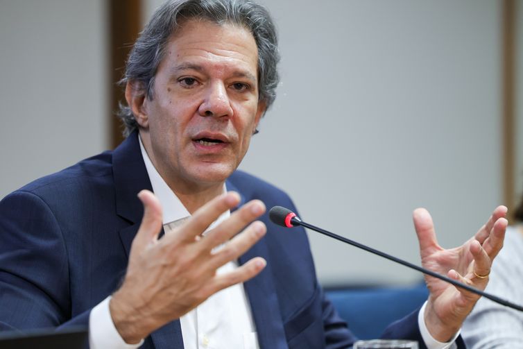 Haddad confirma IR de 17,5% sobre rendimentos de aplicações