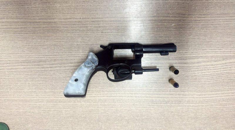 Homem que já respondia por porte ilegal de arma é preso com revólver em Campina Grande