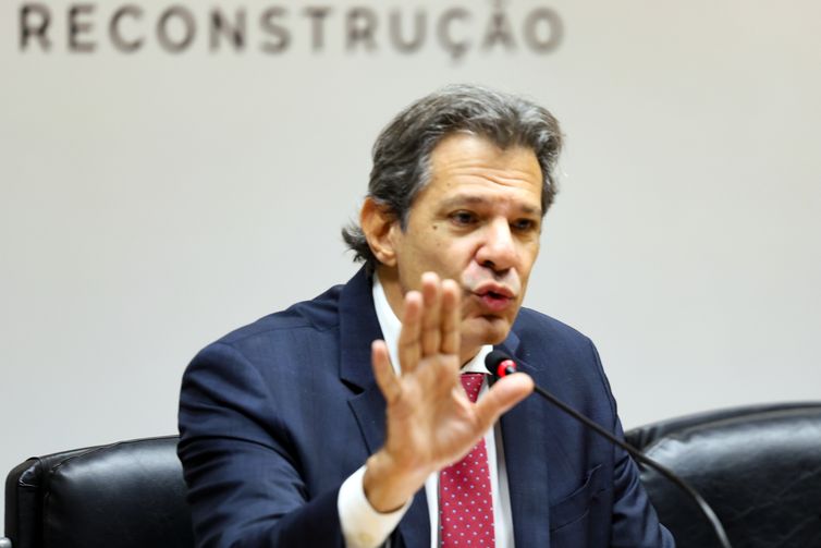 Brasil não sairá da mesa de negociação com EUA, diz Haddad