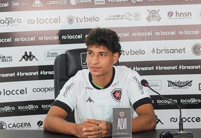 Com novo diretor, Botafogo-PB dispensa cinco jogadores para sequência da Série C
