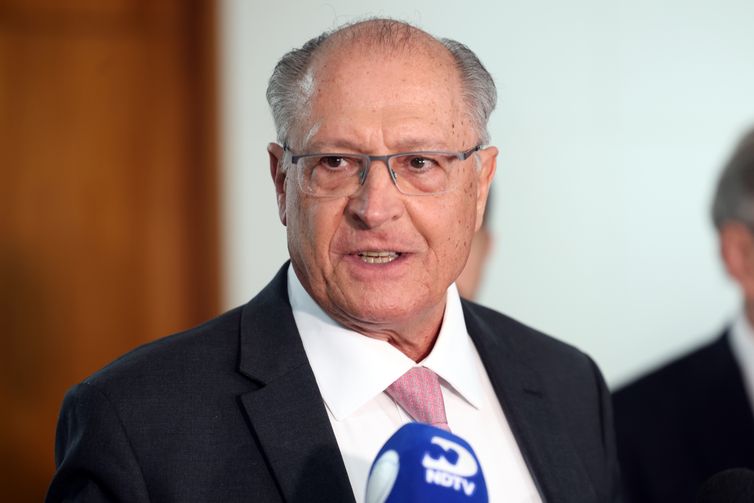 Alckmin desembarca no México e tem reunião com setor privado