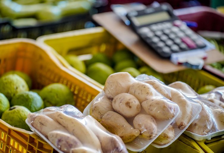 Batata e cebola estão mais baratas, diz Conab