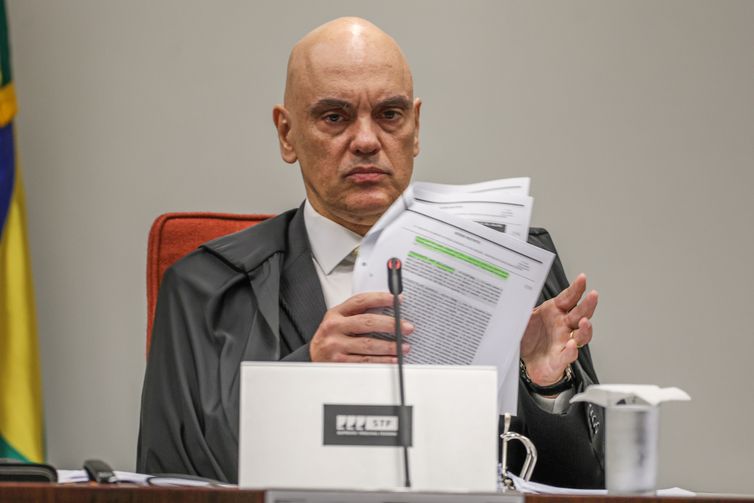 Ex-assessor de Bolsonaro continuará preso, decide Alexandre de Moraes
