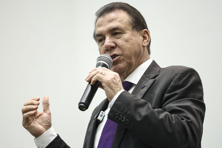 Juro alto preocupa mais que tarifaço, diz Luiz Marinho