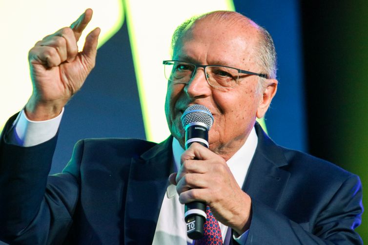 Plano de contingência ao tarifaço deve sair até terça, diz Alckmin