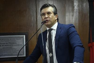 Vereador defende liberdade religiosa de padre que está sendo investigado por intolerância