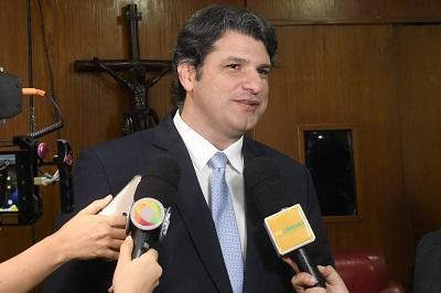 Vice-prefeito discursa na reabertura dos trabalhos da Câmara de JP