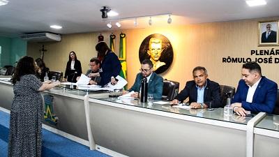 Câmara realiza Sessão Ordinária com debates sobre educação, infraestrutura e segurança pública