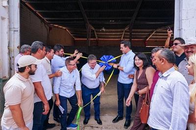 Lucas Ribeiro entrega polos de ração subsidiada em Itaporanga e Princesa Isabel e reforça apoio do Governo ao produtor rural