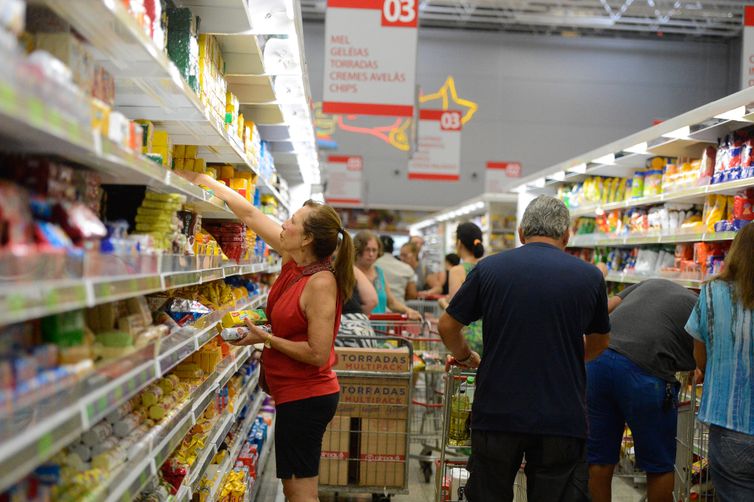 Mercado financeiro reduz previsão da inflação para 4,85% 