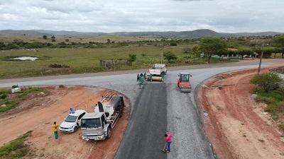 Obras de pavimentação de acesso a distrito em Tacima em fase final de conclusão