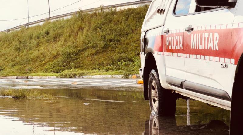 PM prende homem com arma de fogo por violência doméstica no Conde
