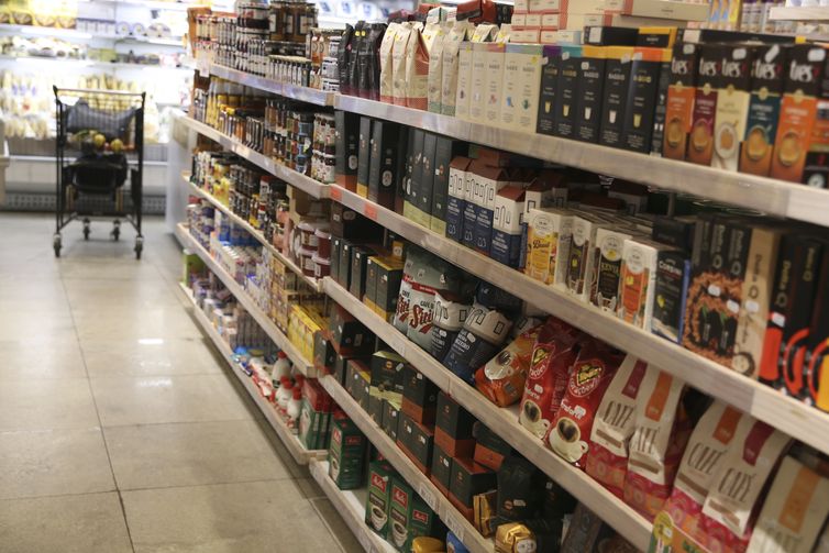 Preço da cesta básica cai em 24 capitais em agosto
