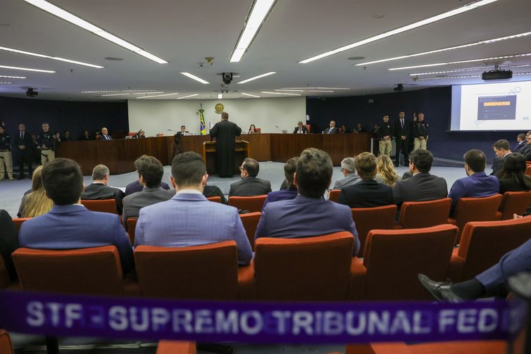 STF retoma nesta terça julgamento de Bolsonaro e mais sete réus