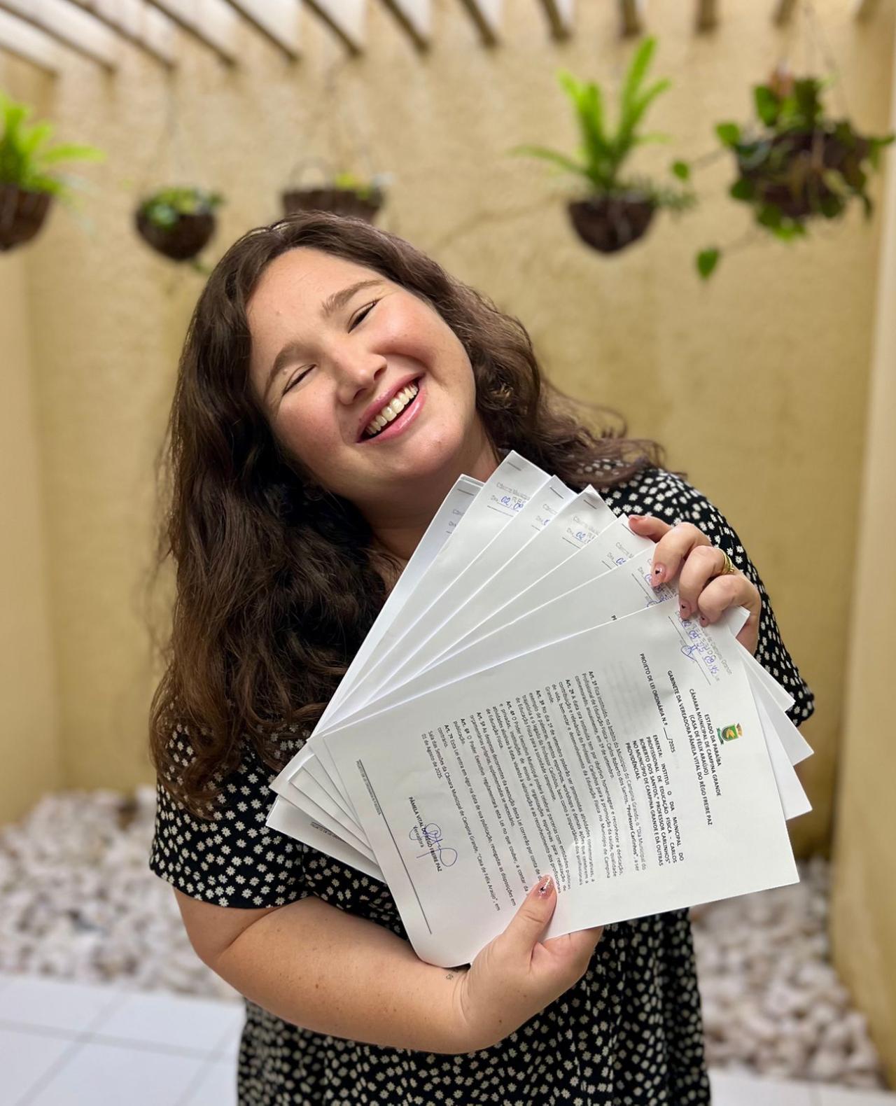 Vereadora Pâmela Vital (MDB) protocola projeto para criação do Dia Municipal do Profissional de Educação Física. 