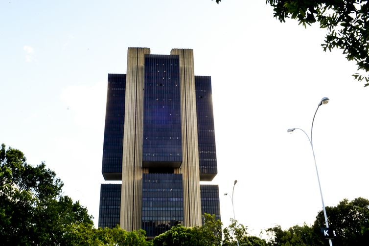 Banco Central passa a bloquear chaves Pix usadas em golpes e fraudes