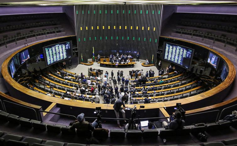 Câmara aprova urgências para votação de projetos com foco em educação
