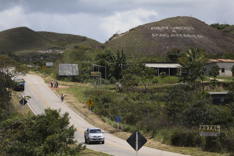 Justiça suspende emissão de títulos em terras de fronteira