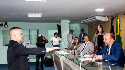 Suplente Plínio Gomes toma posse como vereador na CMCG