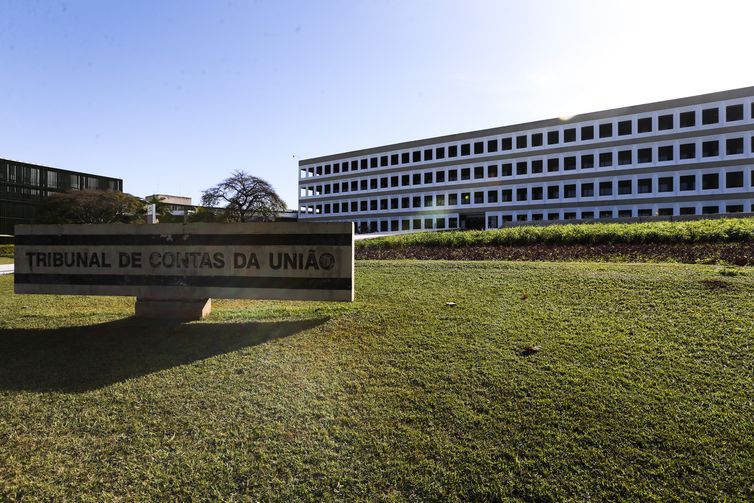 Câmara aprova PEC que considera tribunais de Contas órgãos permanentes
