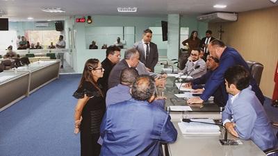 Câmara aprecia matérias orçamentárias e administrativas em Sessão Extraordinária