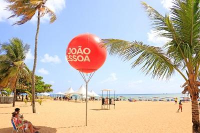 Fiscalização: Prefeitura de João Pessoa reforça ações contra abusos no aluguel de cadeiras e guarda-sóis na Orla