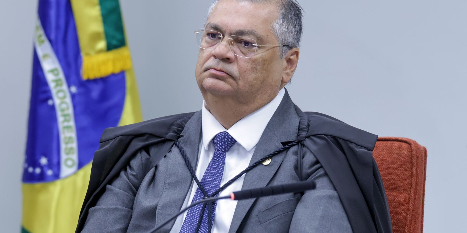 Dino proíbe emendas para entidades ligadas a parentes de parlamentares