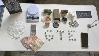 FLAGRANTE: Polícia Civil prende suspeito de tráfico de drogas em São Sebastião de Lagoa de Roça