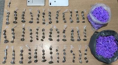 REINCIDÊNCIA: Acusado de roubo e tráfico é novamente preso com quase 150 porções de drogas