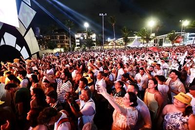 Réveillon reúne mais de 500 mil pessoas na Orla para receber o novo ano com show de Jota Quest, fogos silenciosos e ampla estrutura de serviços