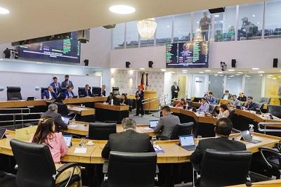 Assembleia aprova projeto que permite a autistas permanência de seu acompanhante terapêutico na escola