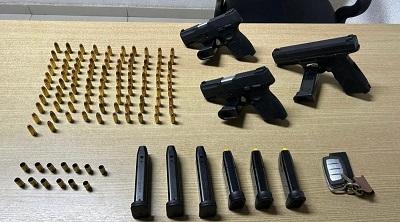 EM FLAGRANTE: Polícia Militar prende acusado de atirar contra bar e atingir mulher, em JP