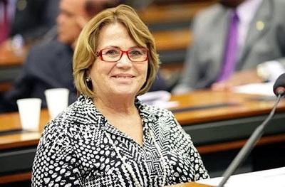 Ex-deputada federal e ex-senadora Nilda Gondim (MDB) recebe amanhã (24/02), Comenda Ceci Cunha em homenagem no Senado Federal.