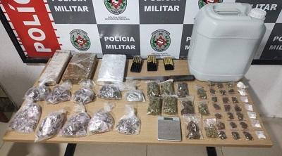 Operação contra o tráfico apreende drogas e munições em comunidade da Capital