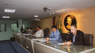 Sessão é marcada por debates sobre segurança, saúde, meio ambiente e gestão pública