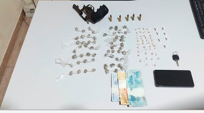 Polícia Militar prende suspeito por tráfico de drogas e apreende armas de fogo em Caaporã