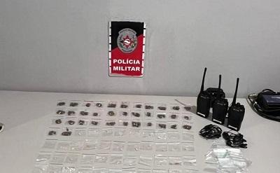 Polícia Militar prende trio suspeito de tráfico de drogas na cidade de Santa Rita
