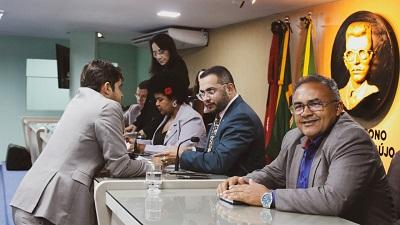 Vereadores debatem preço dos combustíveis, saúde e segurança pública