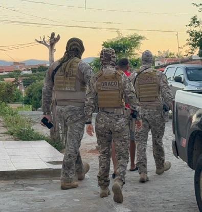 OPERAÇÃO AXOLOTE: Polícia Civil cumpre 19 mandados, prende seis pessoas e desarticula organização criminosa em Patos