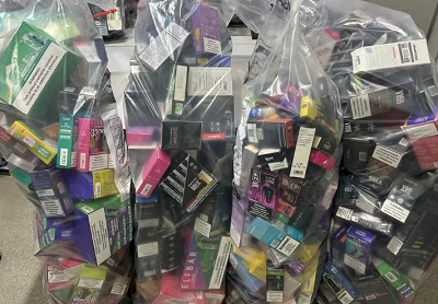 Polícia prende duas pessoas e apreende quase 2 mil cigarros eletrônicos em Campina Grande