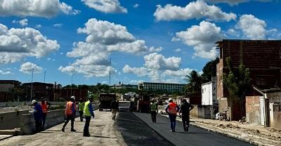 Prefeitura de Campina Grande avança com obras do Canal de Bodocongó e inicia nova etapa de pavimentação da via paralela