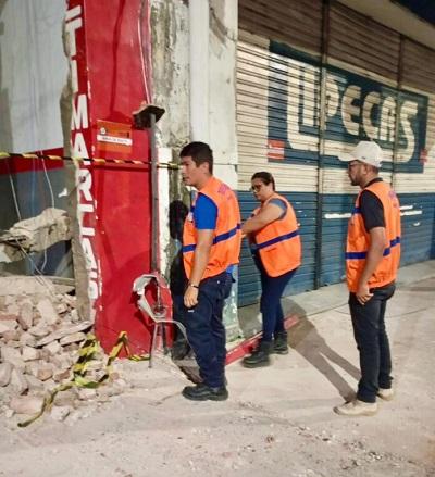 Prefeitura de Campina Grande e Defesa Civil acompanham ocorrência de desabamento em imóvel na Rua João Suassuna