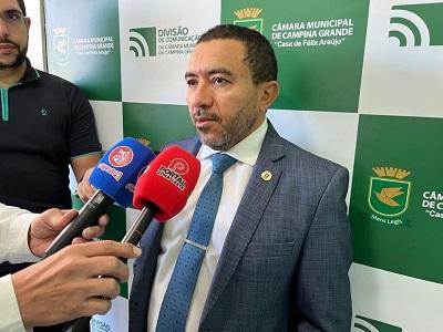 Projeto de Alexandre do Sindicato obriga uso de bombas antifraude em postos de combustíveis de Campina Grande