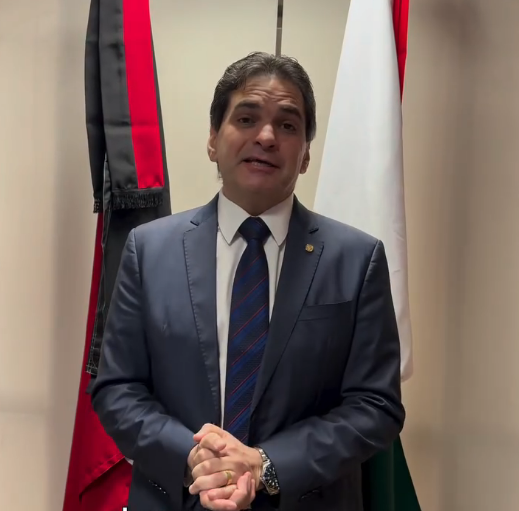 Deputado federal Murilo Galdino (Republicanos) anunciou que irá se licenciar da Câmara dos Deputados e Raniery Paulino deve assumir vaga.