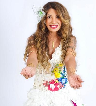 Elba Ramalho mantém tradição em Campina Grande e embala a véspera de São João no Parque do Povo
