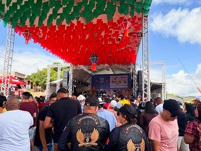 O Maior São João do Mundo nos Distritos: primeiro sábado leva milhares de forrozeiros para as ruas de Galante