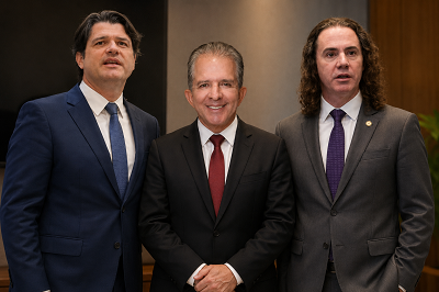 Senador Veneziano considera que adesão de Leo Bezerra a Nabor teria impacto negativo na chapa de Cícero Lucena.