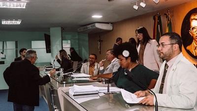 Câmara aprova requerimentos e debate saúde, direito do consumidor e melhorias para motoristas de aplicativo